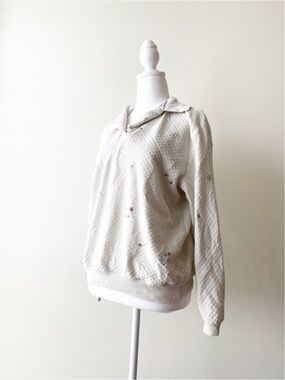 Vintage Teddi Cream Pullover Sweatshirt with Subtle Floral Embroidery